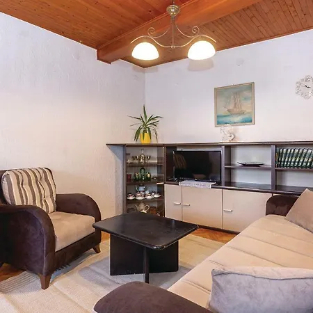 Two-bedroom Holiday In * נובי ווינודולסקי