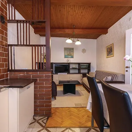 Two-bedroom Holiday In בית נופש *