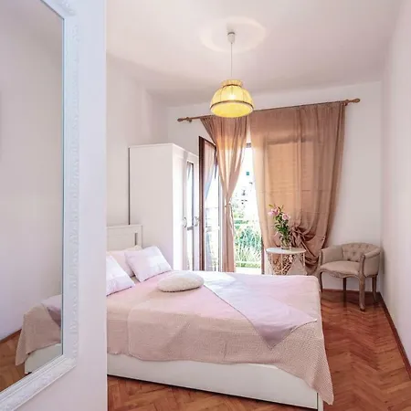 בית נופש Two-bedroom Holiday In *
